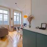 Stylish With Views Appartement