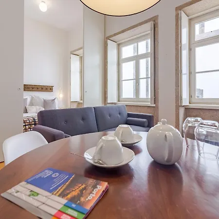 Stylish With Views Apartment *