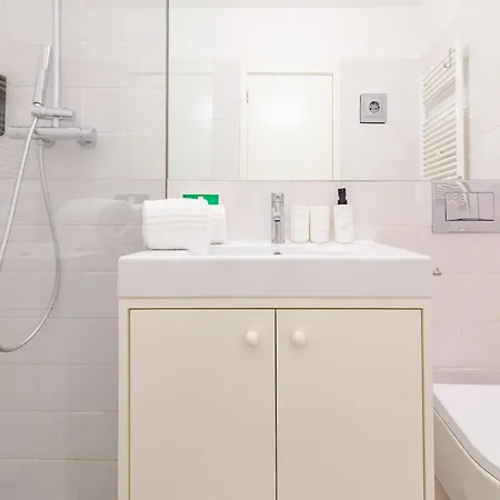 Stylish With Views Apartament