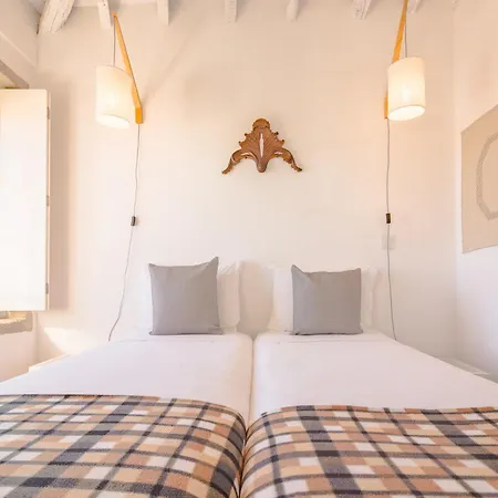 Stylish With Views Apartament