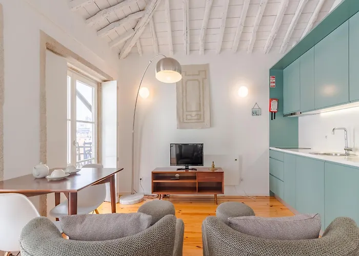 Daire Stylish With Views *